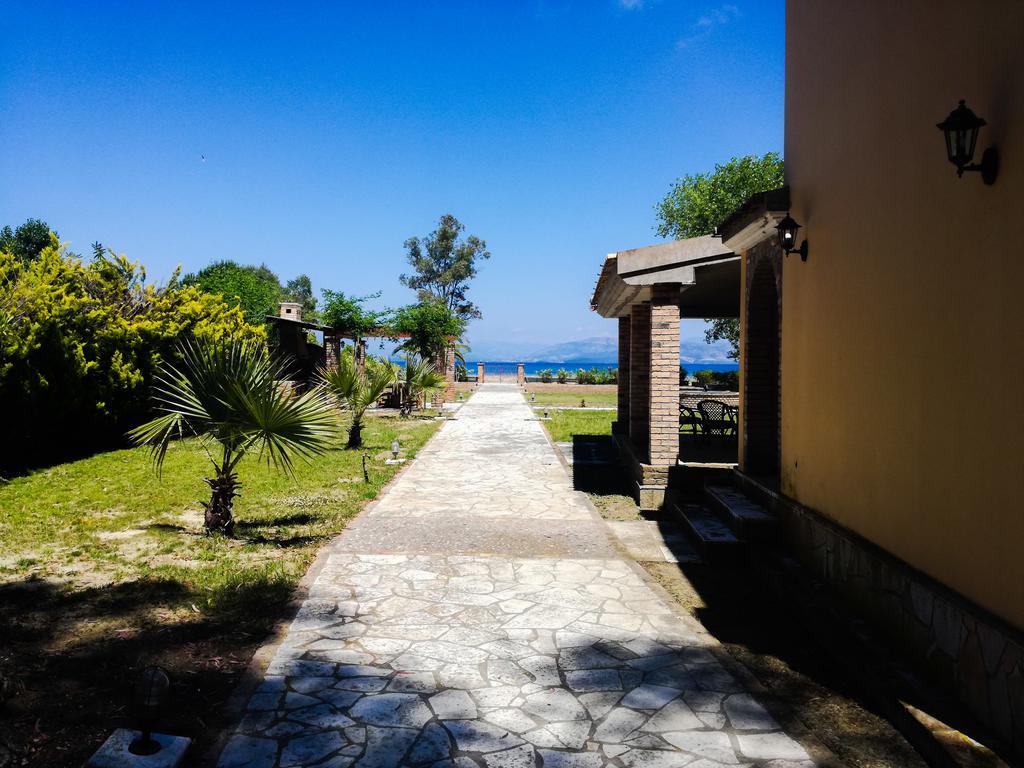 Antonia Beachfront Villa Lefkímmi Eksteriør billede