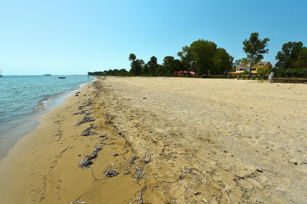 Antonia Beachfront Villa Lefkímmi Eksteriør billede
